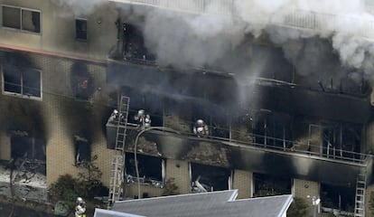 “12 pessoas com parada cardíaca foram encontradas no térreo e primeiro andar” do edifício de três andares, informaram bombeiros.