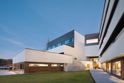 Exterior del hotel Alma Pamplona, proyectado por los arquitectos Javier Zulategui, Luis Tena y Laura Menéndez.