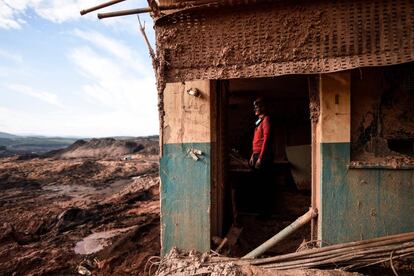 O desastre em Brumadinho ocorreu apenas três anos depois que outro semelhante aconteceu em Mariana, outro município de Minas Gerais e onde o rompimnento de várias barragens da mineradora Samarco, controlada pela Vale e pela BHP Billiton, causou 19 mortes e representou uma tragédia ambiental sem precedentes.