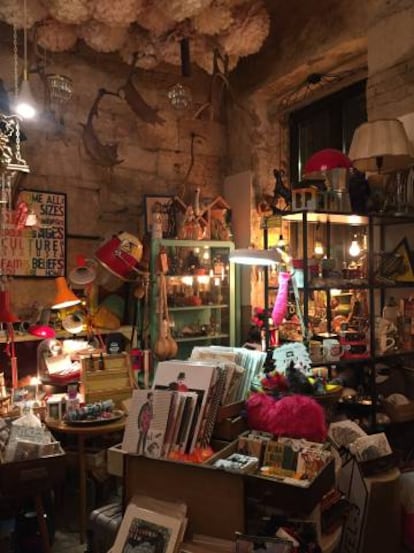 La tienda del bar Szimpla Kert, en Budapest.