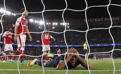 Marquinhos, del PSG, se lamenta tras una ocasión fallida ante el Arsenal.
