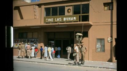 Imagen de 'Memorias de ultramar', en la que aparece el cine Las Dunas, en El Aaiún (Sáhara).