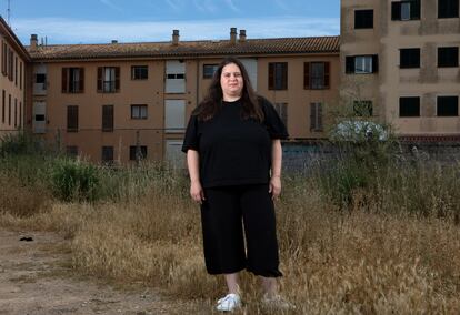 Cristina Benítez, el viernes en las inmediaciones de su actual domicilio en Llucmajor (Mallorca).