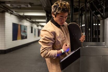 Pagar en el metro con un Pixel Watch