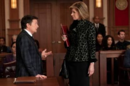 Michael J. Fox, que sigue con su particular lucha contra el Parkinson, se ha incorporado en la cuarta temporada al plantel de la serie, interpretando a Louis Canning, un abogado con una extraña afección, personaje al que ya dio vida en 'The good wife'.