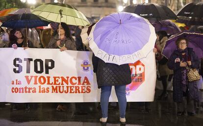 Concentraci&oacute;n en el d&iacute;a contra la violencia de g&eacute;nero, el viernes. 