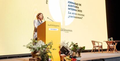 Sonsoles Rubio, presidenta del Instituto de Auditores Internos, durante su discurso inaugural de las jornadas.