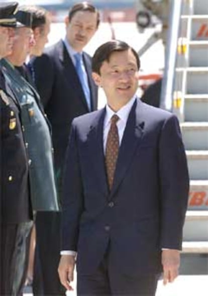 El príncipe Naruhito de Japón, a su llegada a Barajas.