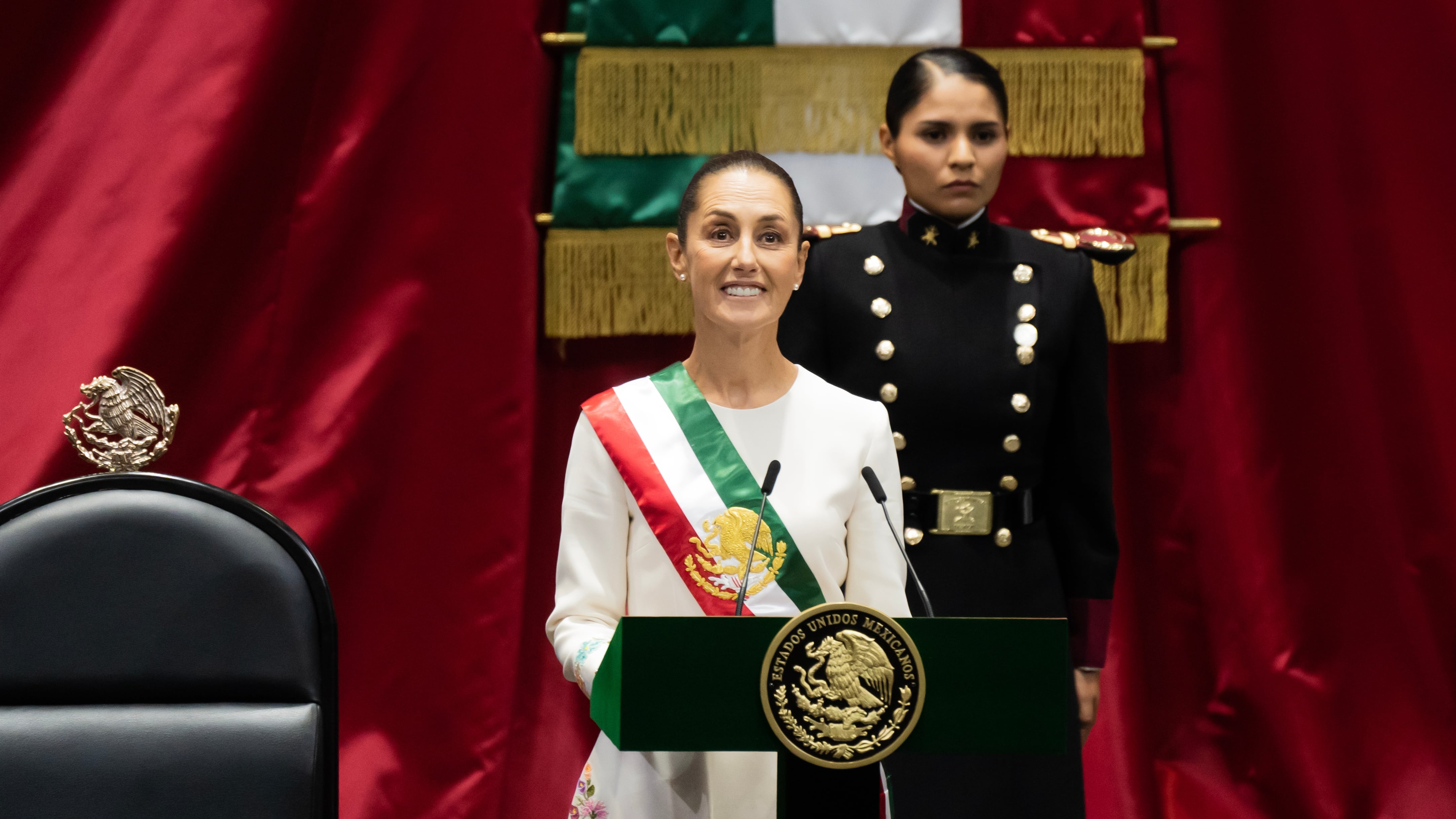 Claudia Sheinbaum pronuncia un discurso como nueva presidenta constitucional de México.