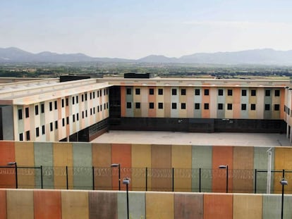 La presó de Puig de les Basses, a Figueres, on aniran Carme Forcadell i Dolors Bassa.