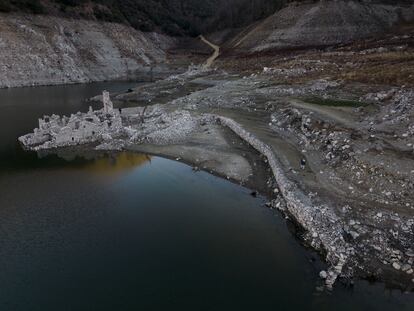 Imagen del pantano de Susqueda (Girona) a finales de diciembre, cuando se encontraba al 20% de su capacidad.