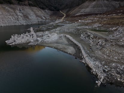 Imagen del pantano de Susqueda (Girona) a finales de diciembre, cuando se encontraba al 20% de su capacidad.