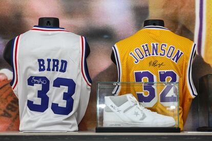 La rivalidad entre Magic Jonhson (Los Angeles Lakers) y Larry Bird (Boston Celtics) monopolizó la NBA en la década de los ochenta.