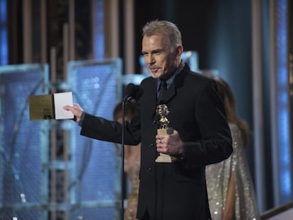 Billy Bob Thornton recoge su premio a mejor actor en los Globos de Oro.