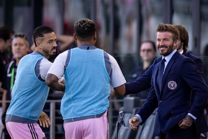 David Beckham se convirtió en accionista minoritario del equipo profesional de fútbol Inter Miami CF en 2020, siete años después de su retirada del deporte. Un año más tarde, el exfutbolista, junto con los empresarios y hermanos Jorge y José Más, compró la totalidad de las acciones de los anteriores dueños, Marcelo Claure y Masayoshi Son. El británico también posee un 10% del club de fútbol Salford City F.C. (Inglaterra).