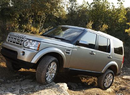 El Land Rover Discovery 4 luce un frontal más actual y un interior más cuidado.