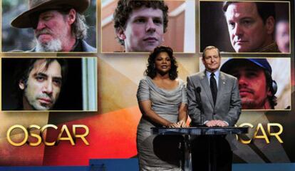 Mo'Nique y el presidente de la Academia, Tom Sherak, en la lectura el pasado 25 de enero de los candidatos a mejor actor protagonista de los Oscar.