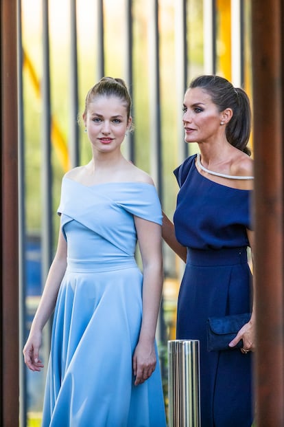 La reina Letizia y la princesa Leonor, en julio en la ceremonia de los Premios Princesa de Girona.