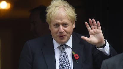 El primer ministro británico, Boris Johnson, este jueves a las puertas del 10 de Downing Street.