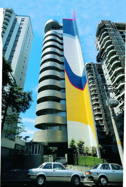 Pintura na fachada do edifício Tomie Ohtake, em São Paulo.