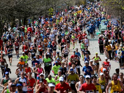 Corredores del maratón de Boston, durante la edición de 2017. / CRAIG F. WALKER (GETTY)