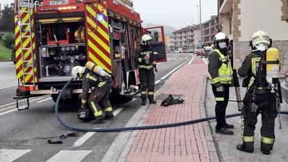 Actuación de los bomberos en Cantabria, en una imagen de archivo.
