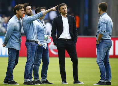 Luis Enrique en el cesped del Olimpico de Berlín 