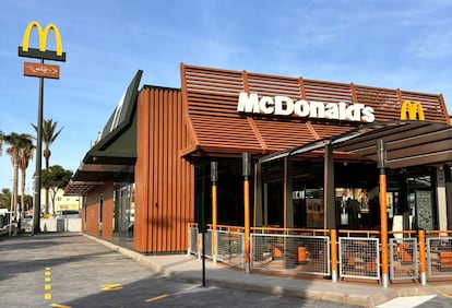 Exterior de un restaurante de McDonald's en España.