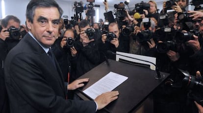 Fran&ccedil;ois Fillon comparece ante la prensa este martes en Par&iacute;s.