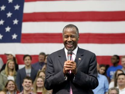 Ben Carson, un pol&iacute;tico no profesional, en campa&ntilde;a en Arkansas