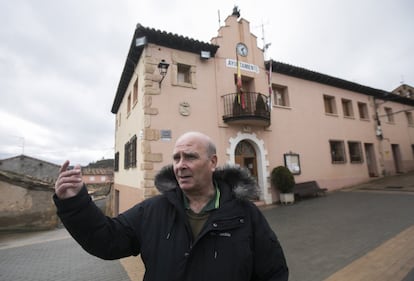 Para hacer la vida de los vecinos más agradable, el Ayuntamiento de Henche en Guadalajara imparte cursos de informática y clases de gimnasia.