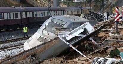 Imagen del tren siniestrado en Santiago. 