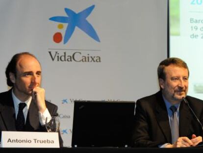 Tom&aacute;s Muniesa, consejero delegado de VidaCaixa, y Antonio Trueba, director general.