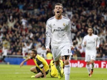 Bale celebrando su primer gol en el partido de liga entre Real Madrid y Sevilla en el Bernab&eacute;u.  