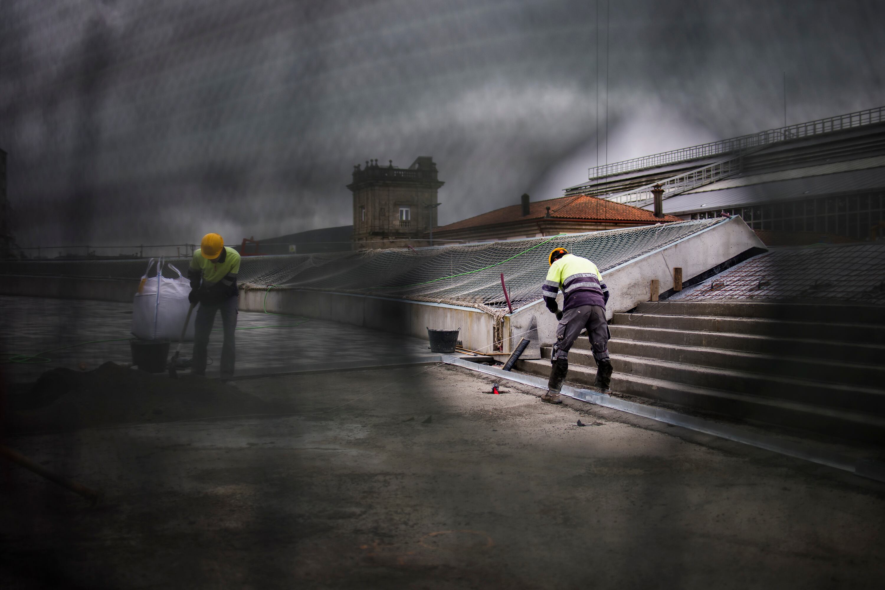 Trabajadores en una obra pública en Santiago de Compostela.