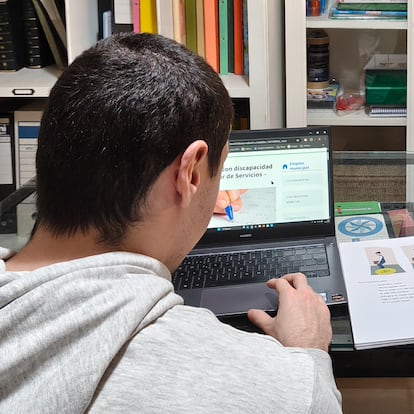 Vitoria pelea en los tribunales para impedir que un joven autista participe en una oposición