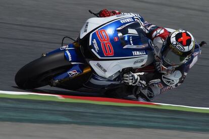 Lorenzo rueda en Montmeló.