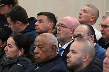 Gonzalo Boye, con gafas y corbata azul, en el banquillo de los acusados de la Audiencia Nacional, este lunes.