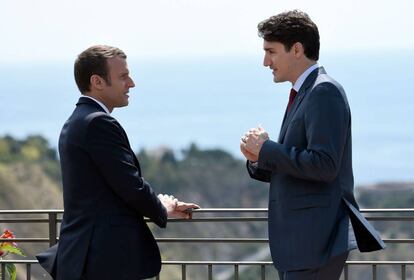 O primeiro-ministro do Canadá, Justin Trudeau, e o presidente francês, Emmanuel Macron, na cúpula do G7 em Taormina (Sicília).