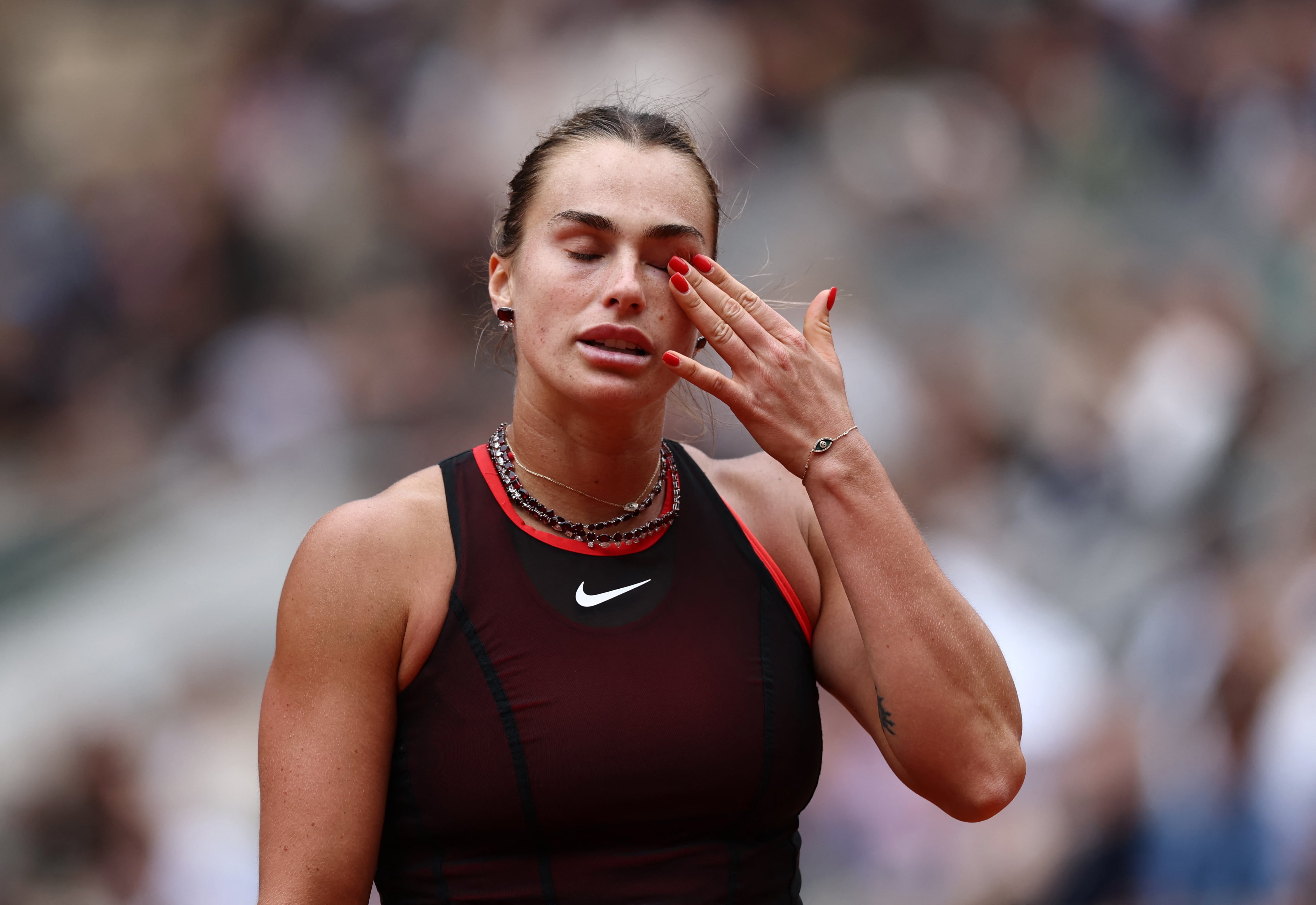 Un Roland Garros no apto para las estrellas: Sabalenka, el último derrumbe