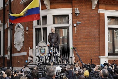 Assange, en la embajada de Ecuador en Londres en 2017. 