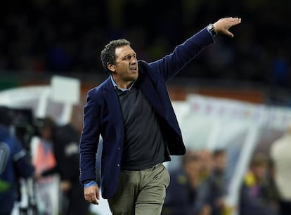 Eusebio Sacristán, en un partido como técnico de La Real. 