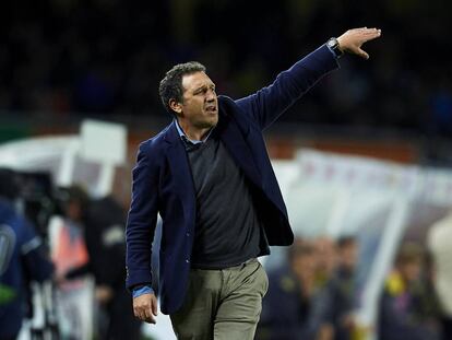 Eusebio Sacristán, en un partido como técnico de La Real. 