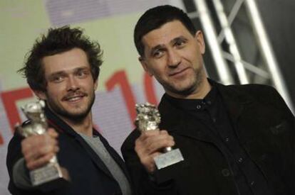 Grigory Dobrygin (izquierda) y Sergei Puskepalis comparten el premio al Mejor Actor.