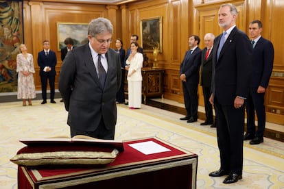 El nuevo vocal del CGPJ José María Fernández Seijo jura o promete ante el rey Felipe VI.