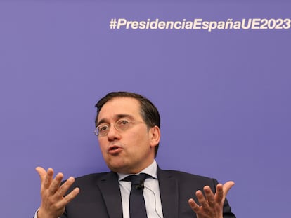 El ministro de Asuntos Exteriores, Unión Europea y Cooperación, José Manuel Albares, interviene durante la inauguración del Foro de la Sociedad Civil para la Presidencia del Consejo de la UE, en la sede del Ministerio, este lunes en Madrid.