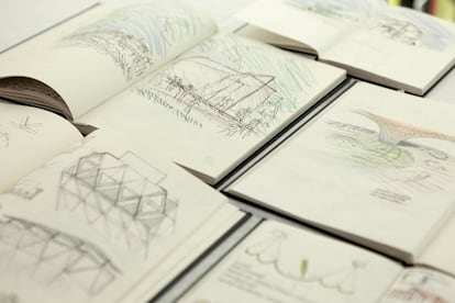 Se conservan en el archivo de la Norman Foster Foundation más de 1.200 cuadernos de dibujos.