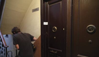 El piso donde han sido halladas las dos víctimas.