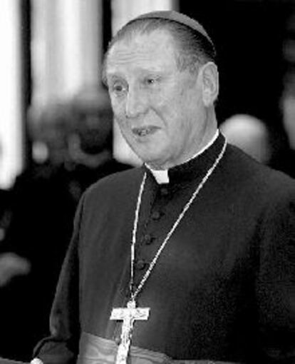 Lajos Kada se jubiló como nuncio del Papa en España en febrero de 2000.