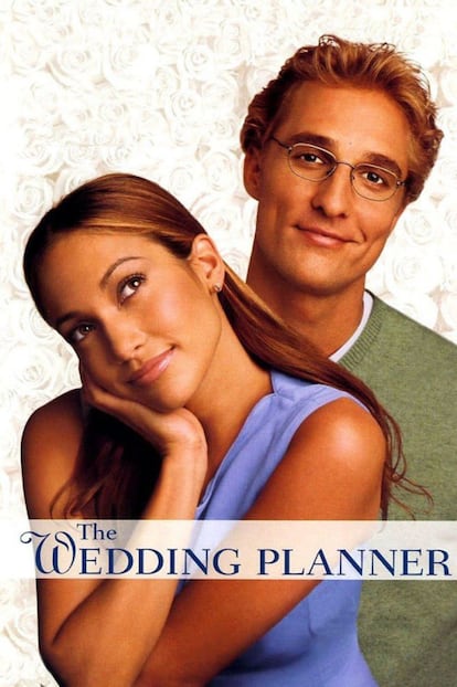 En la cinta 'Planes de boda' (2001), Matthew McConaughey interpreta a un apuesto médico. La protagonista, Jennifer Lopez, es la más prestigiosa organizadora de bodas de San Francisco, y será la encargada de arreglar la futura boda de McConaughey. En esta película el actor se puso gafas y se recortó el cabello para lograr un estilo más serio y y aniñado.